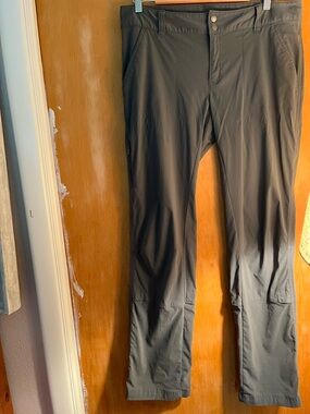 Women’s Columbia Grey Performance Hiking Pants - Lightweight Stretch size 12